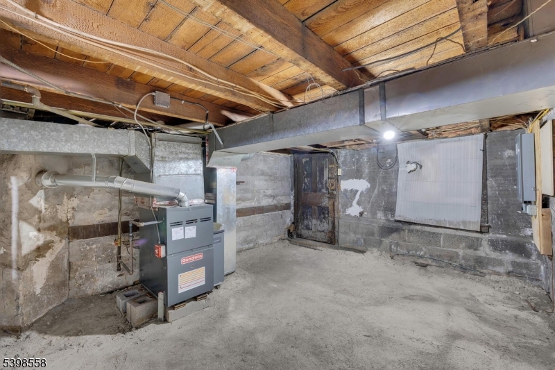 1/2 Duplex - Residential Lease