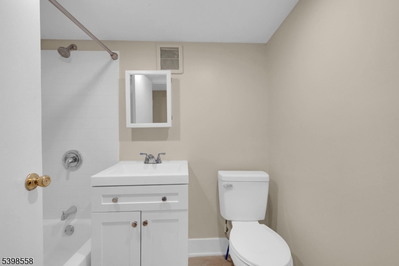 1/2 Duplex - Residential Lease