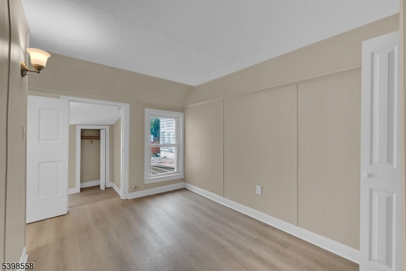 1/2 Duplex - Residential Lease