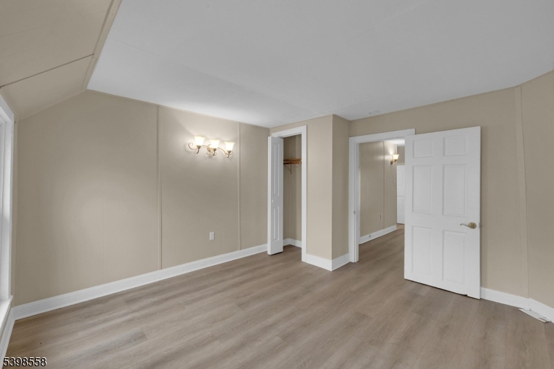 1/2 Duplex - Residential Lease