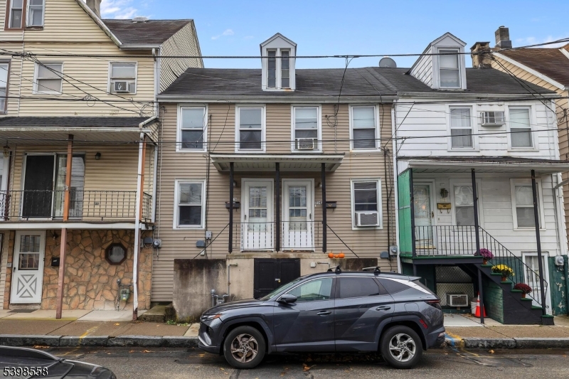 1/2 Duplex - Residential Lease