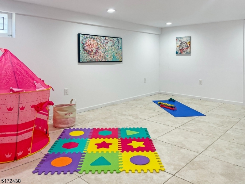 Northside- NO FLOOD - Residential