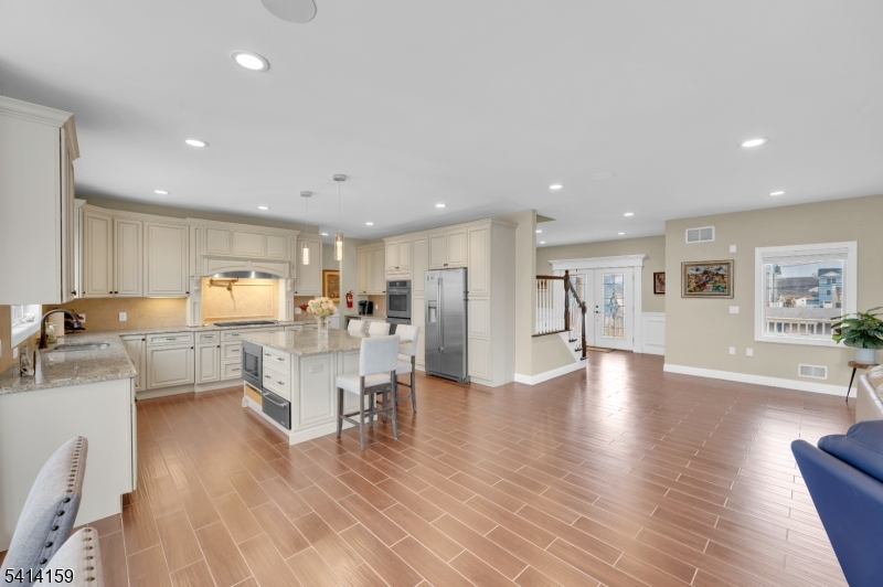 Snug Harbor - Residential