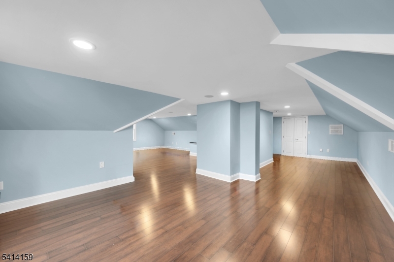 Snug Harbor - Residential