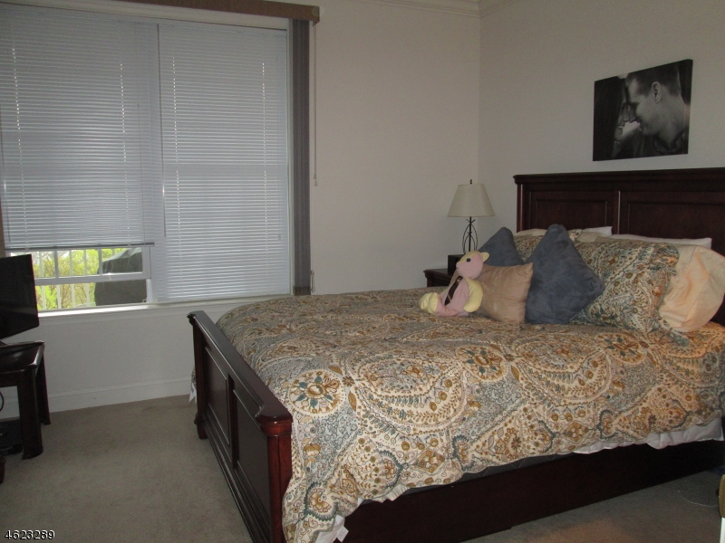 THE GRANDE - Residential Lease