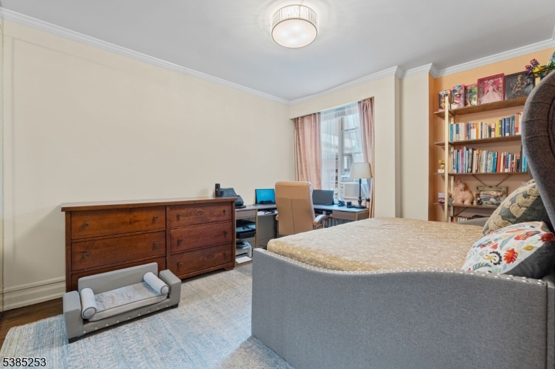 Dwight Manor - Residential