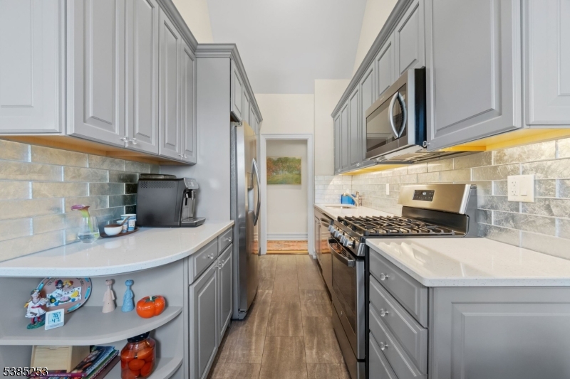 Dwight Manor - Residential