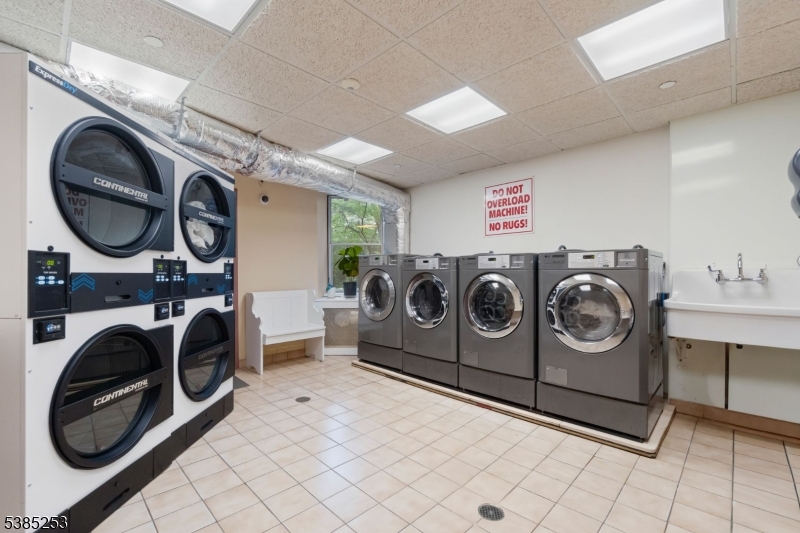 Dwight Manor - Residential