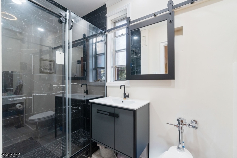 Dwight Manor - Residential