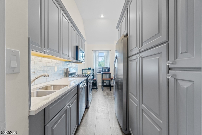 Dwight Manor - Residential