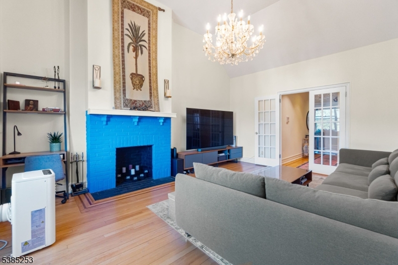 Dwight Manor - Residential