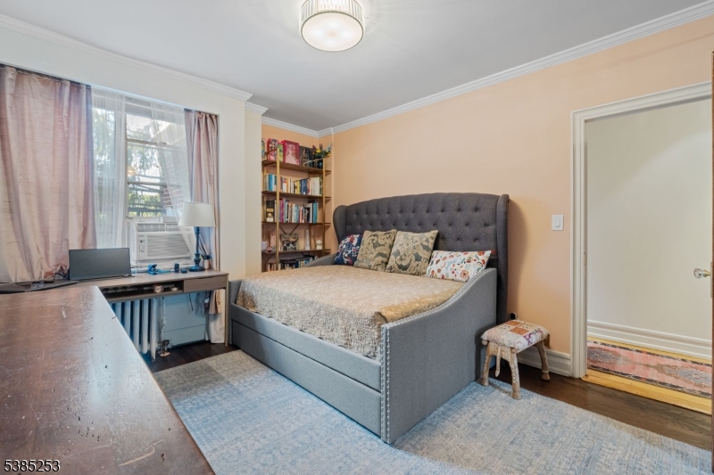 Dwight Manor - Residential