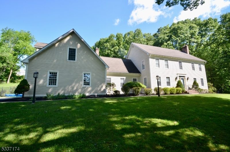 18 Benham Way