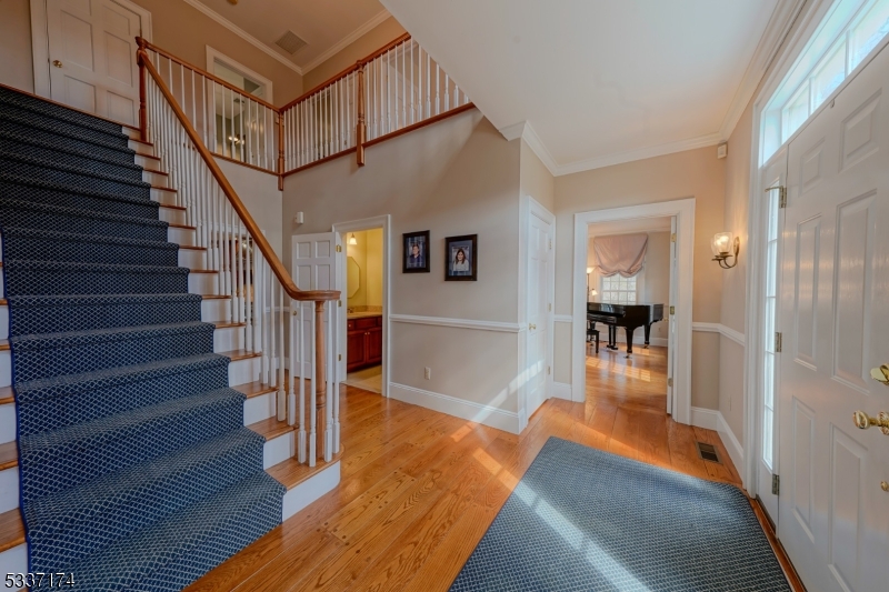 18 Benham Way