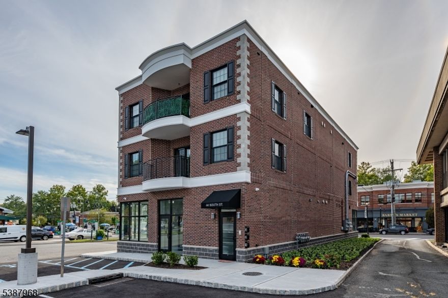 Brand-new 1,250 and 950 square foot retail spaces located in the heart of downtown NP. Units can be rented individually or together. These bright and modern spaces feature high ceilings, oversized street-facing windows, and open floor plans, creating an inviting and spacious atmosphere. Excellent visibility and strong foot traffic, situated near major shopping centers and surrounding retail businesses. Ideal for boutique retail, specialty shops, or service-based businesses seeking a prime downtown location.