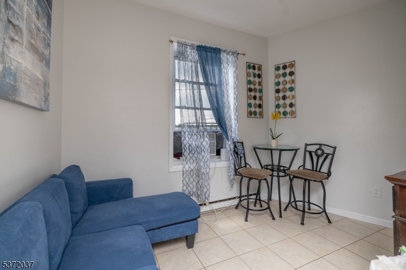 Elizabeth Port - Commercial Sale