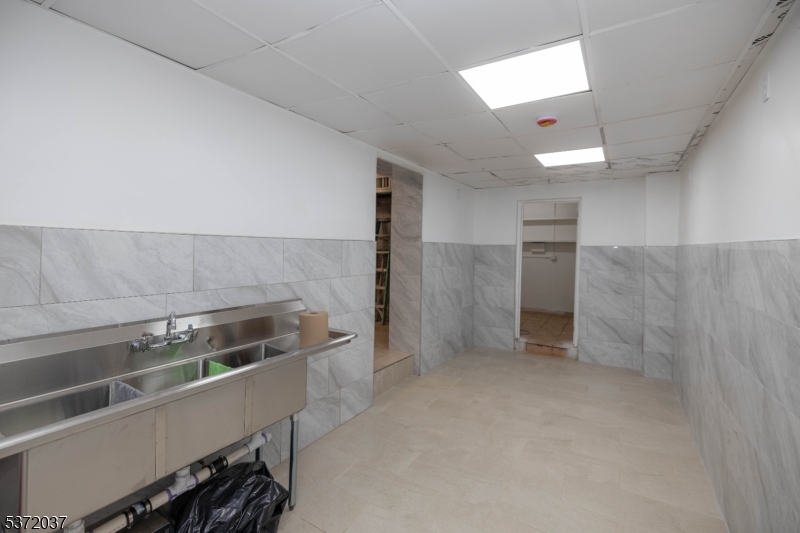 Elizabeth Port - Commercial Sale