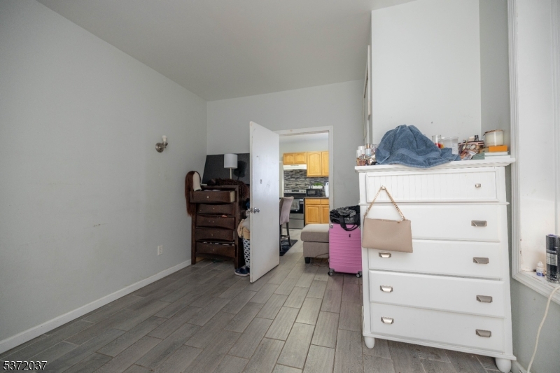 Elizabeth Port - Commercial Sale