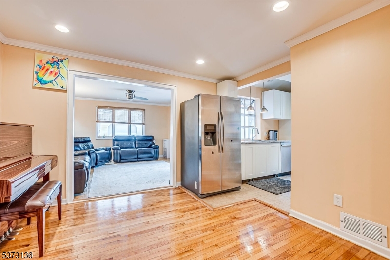 South Plainfield Boro, New Jersey 07080, United States, 3 Bedrooms Bedrooms, ,2 BathroomsBathrooms,Residential,Active,177376