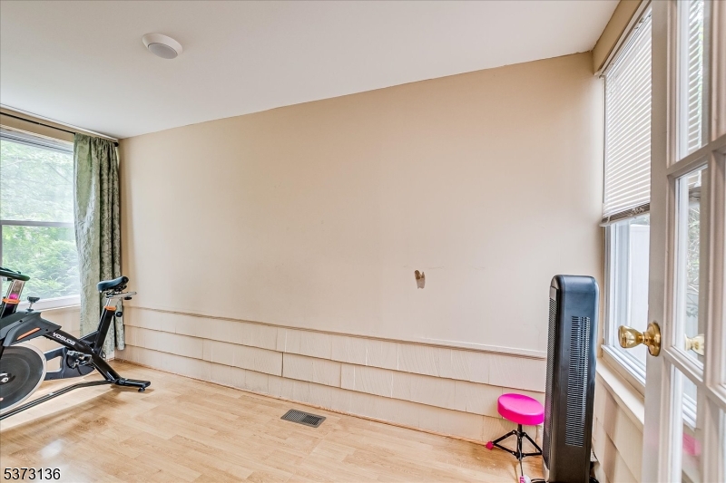 South Plainfield Boro, New Jersey 07080, United States, 3 Bedrooms Bedrooms, ,2 BathroomsBathrooms,Residential,Active,177376