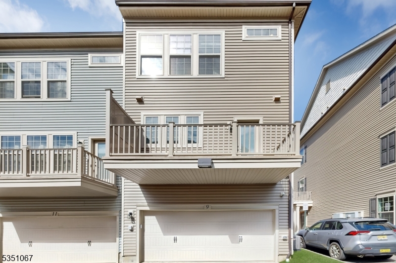 Livingston Square - Residential