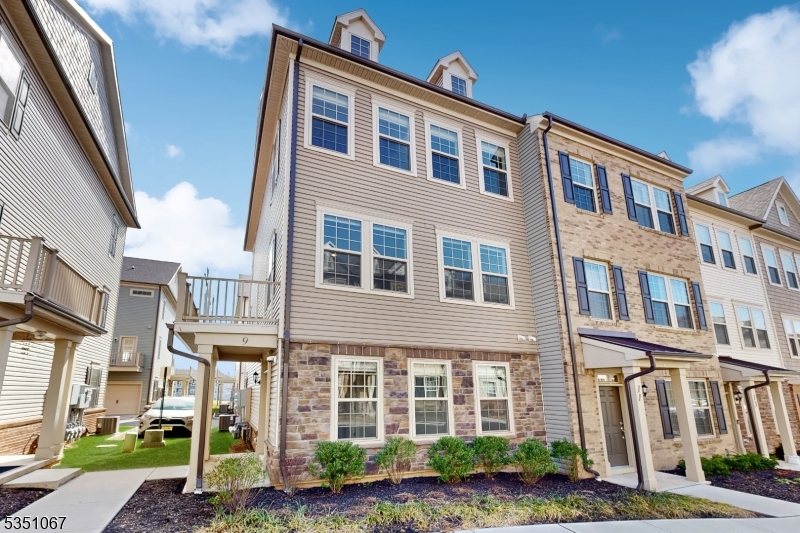 Livingston Square - Residential