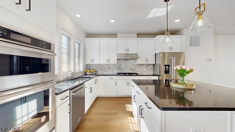 Livingston Square - Residential