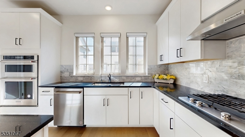 Livingston Square - Residential