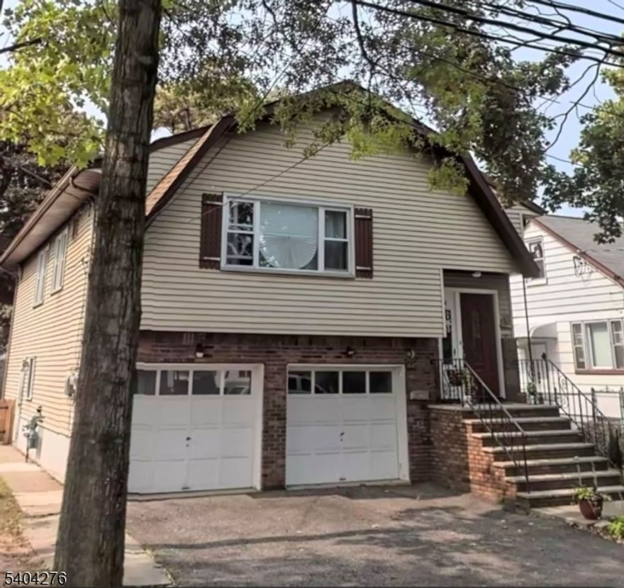 AVAILABLE FOR IMMEDIATE OCCUPANCY. GROUND FLOOR, NO STAIRS,  LR ,EIK, 1BR, SEPARATE ENTRANCE, HOOK UPS IN UNIT.  Landlord will consider a small pet. Close to NYC Train/bus. Rental App, Credit Check, Income/Employment Verification, Personal Interview required.