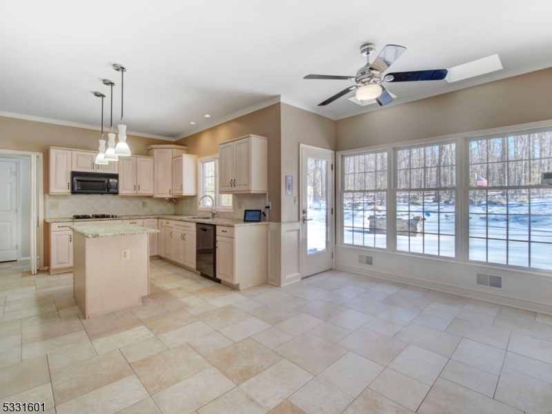 POETS PEAK - Residential