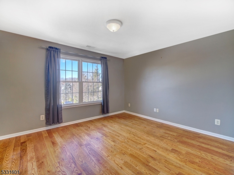 POETS PEAK - Residential