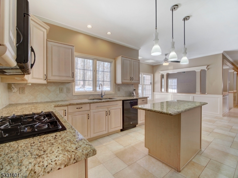 POETS PEAK - Residential