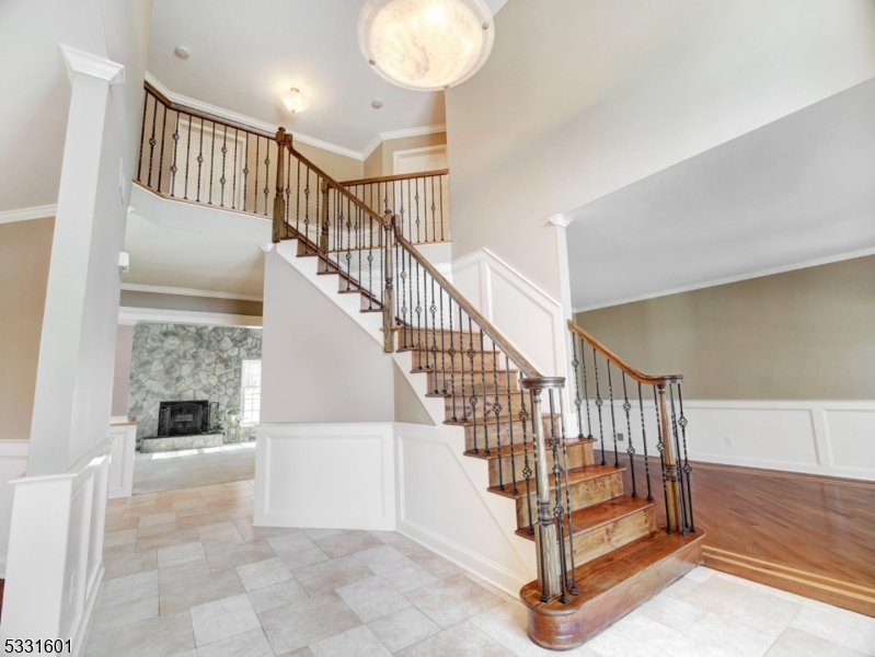 POETS PEAK - Residential