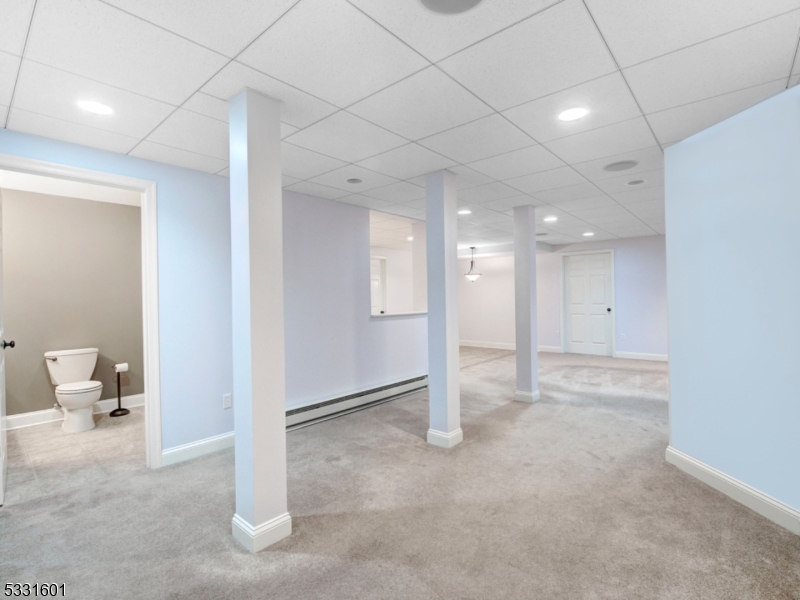 POETS PEAK - Residential