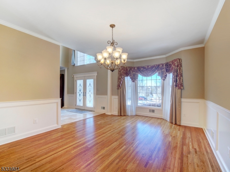 POETS PEAK - Residential