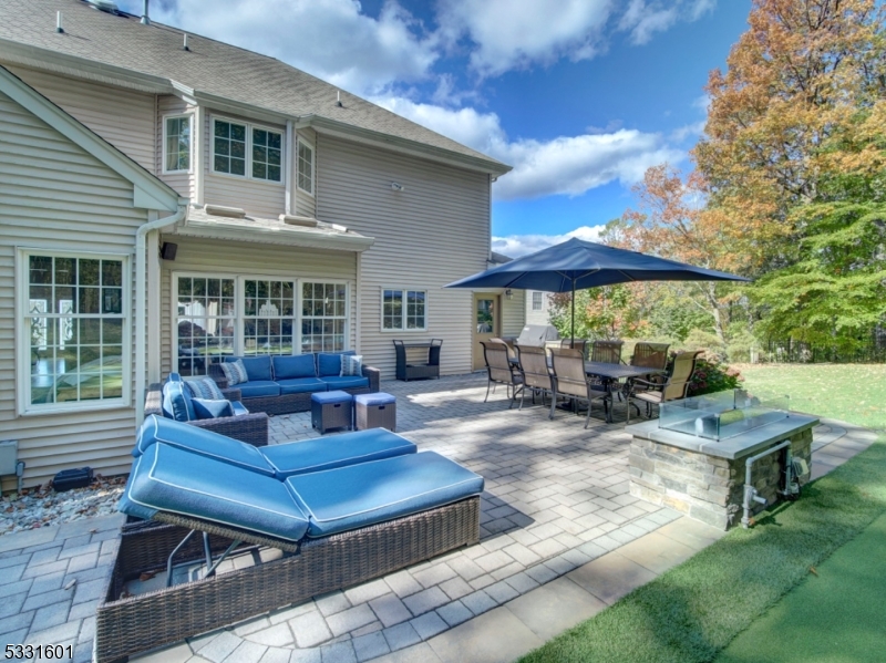 POETS PEAK - Residential