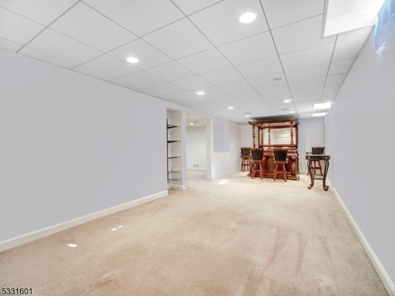 POETS PEAK - Residential