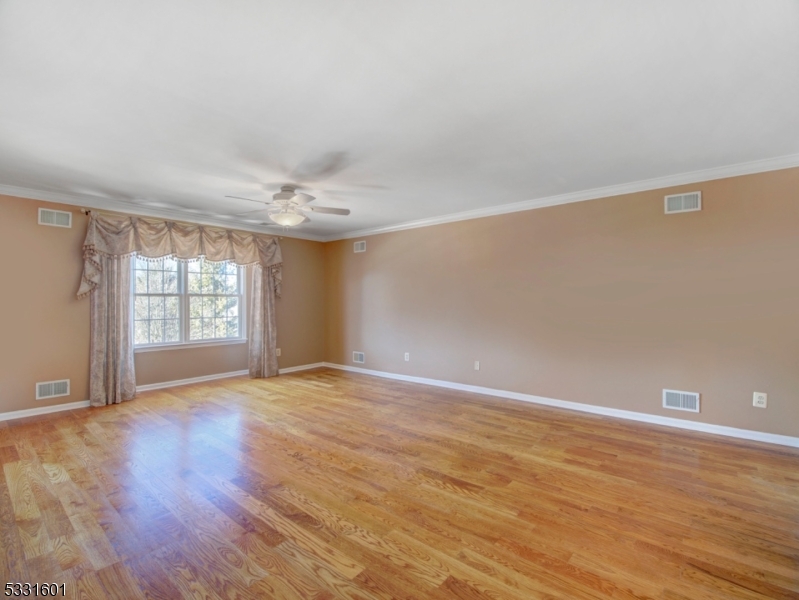 POETS PEAK - Residential