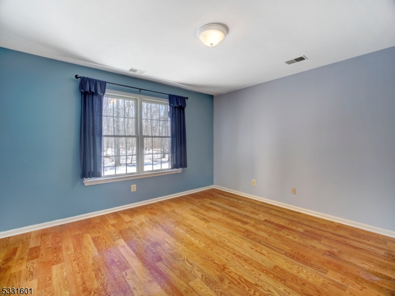 POETS PEAK - Residential