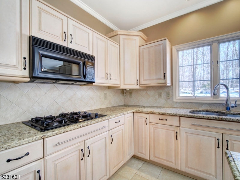 POETS PEAK - Residential