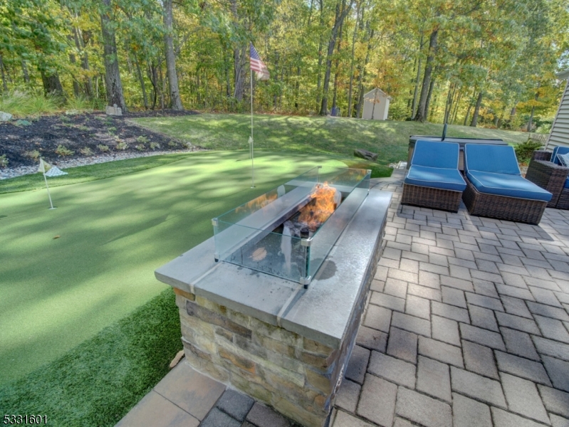 POETS PEAK - Residential