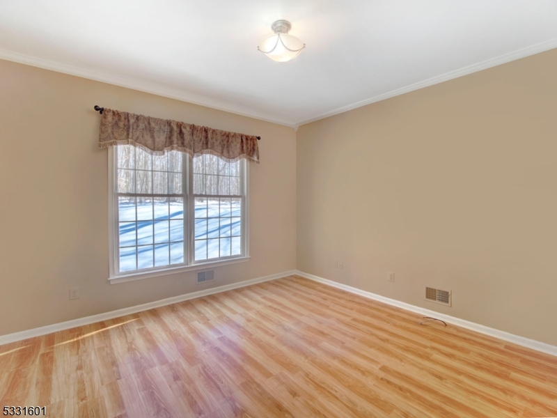 POETS PEAK - Residential