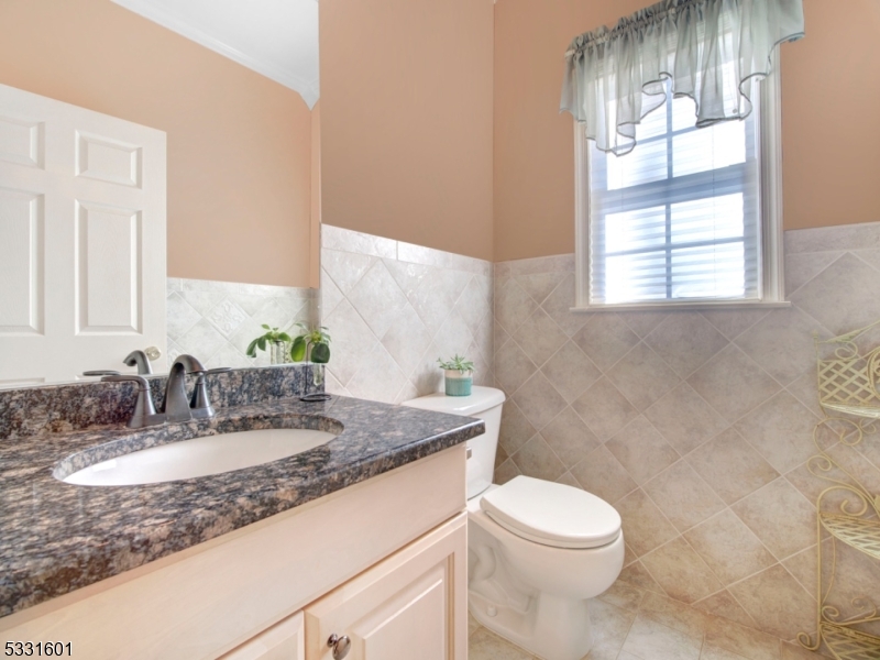 POETS PEAK - Residential