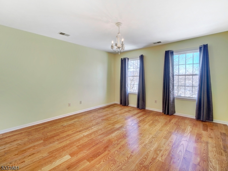 POETS PEAK - Residential