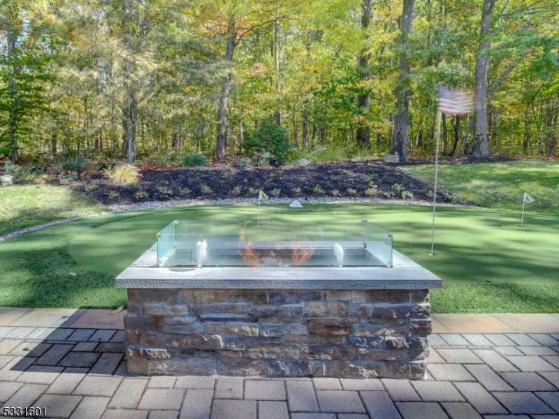 POETS PEAK - Residential