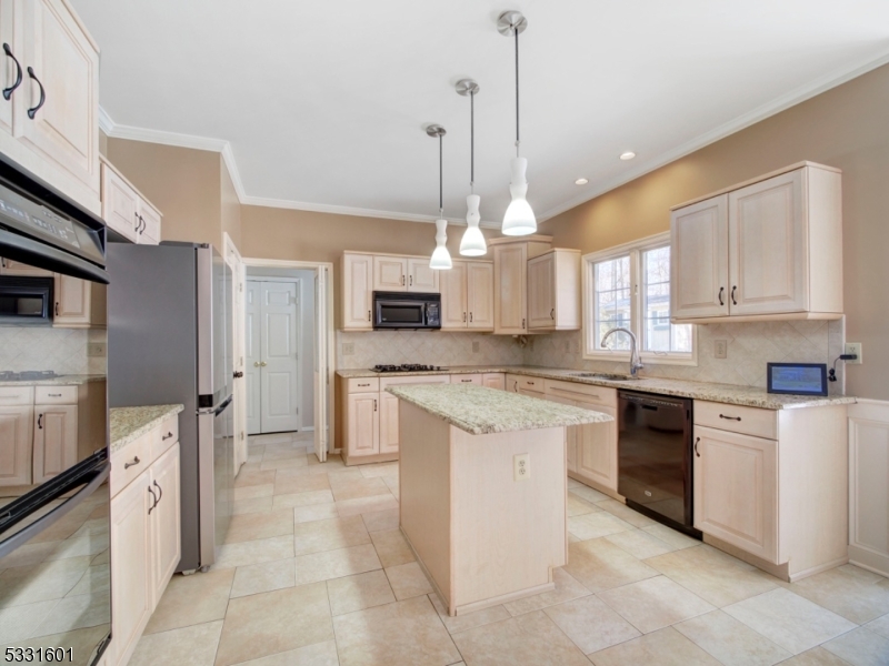 POETS PEAK - Residential