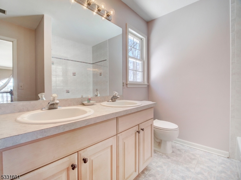 POETS PEAK - Residential