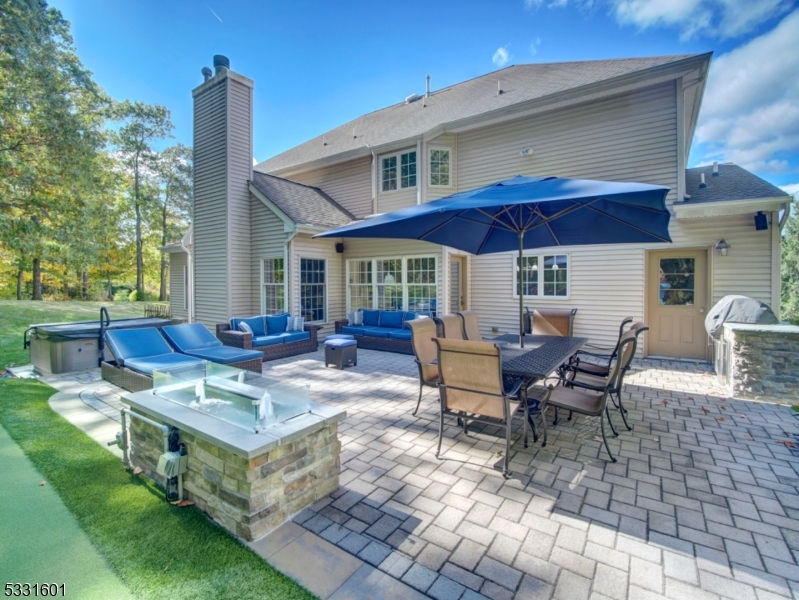 POETS PEAK - Residential