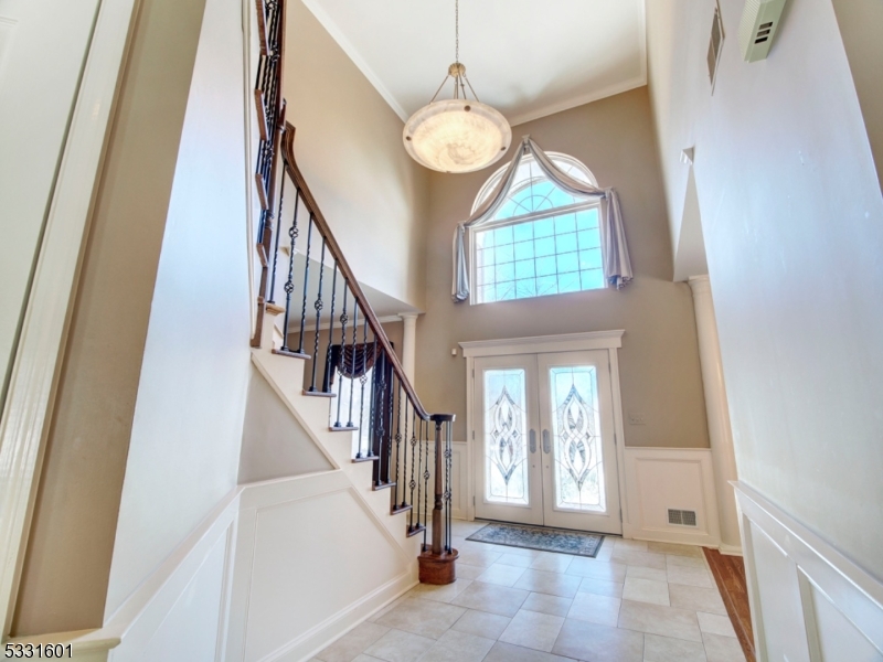 POETS PEAK - Residential