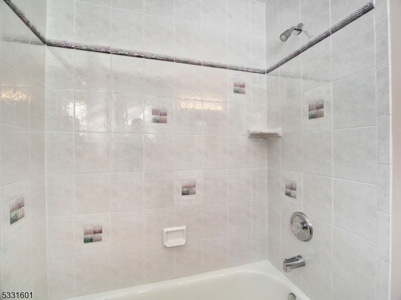 POETS PEAK - Residential